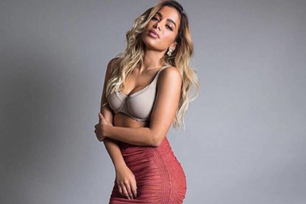 anitta-16ee2d53594bc2904a40de179b2c02e6-1200x800