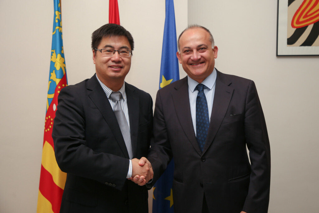 Calabuig se reúne con una delegación de la provincia china de Shandong para explorar vías de colaboración educativa y tecnológica 20190521_103015 (10)