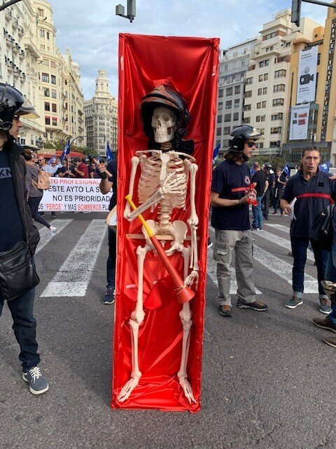 Manifestación de bomberos del ayuntamiento de Valencia por las pésimas condiciones en las que se encuentra el servicio.