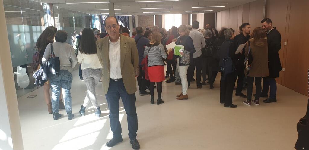 Vicente Montañez en la apertura del Centro Ribes Espacio de la Universidad Popular (1)