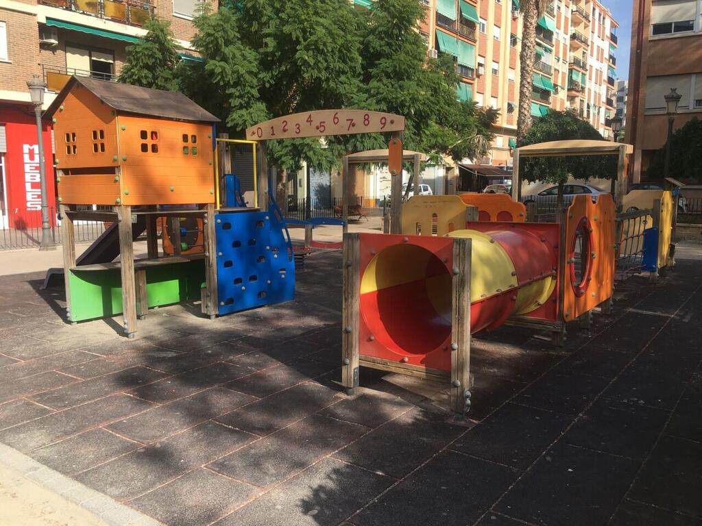 0708 Remodelació zona jocs Jardí Borriol-Lleons 4