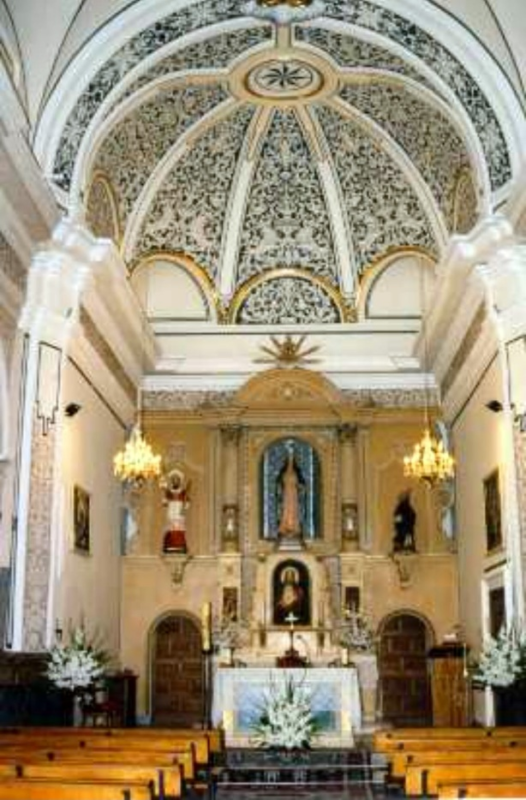 Vista de una iglesia

Descripción generada automáticamente con confianza media