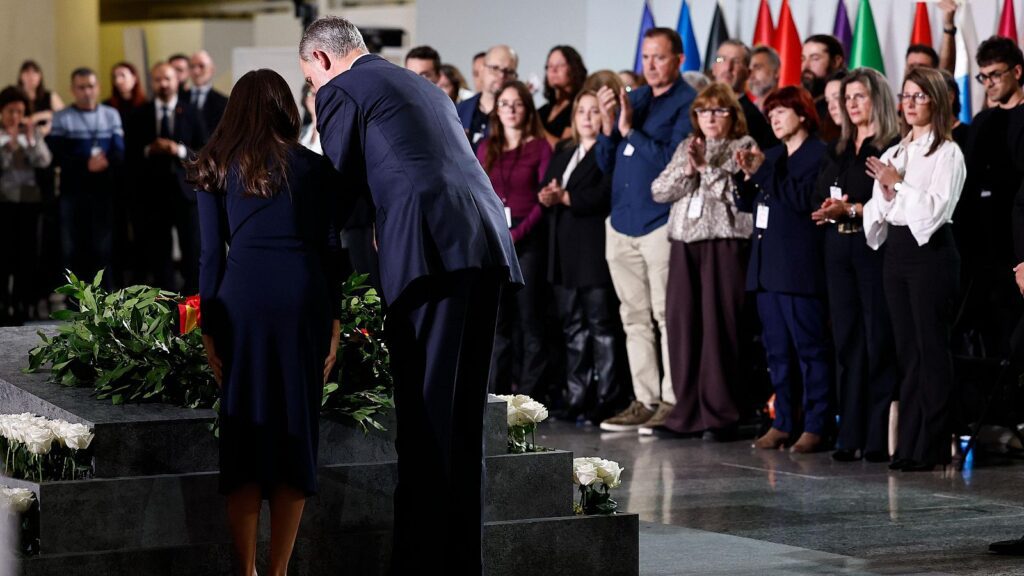 Felipe VI expresa su “dolor sincero” a las víctimas de la DANA en Valencia y pide analizar las causas “para que no se repita” 3 16792670
