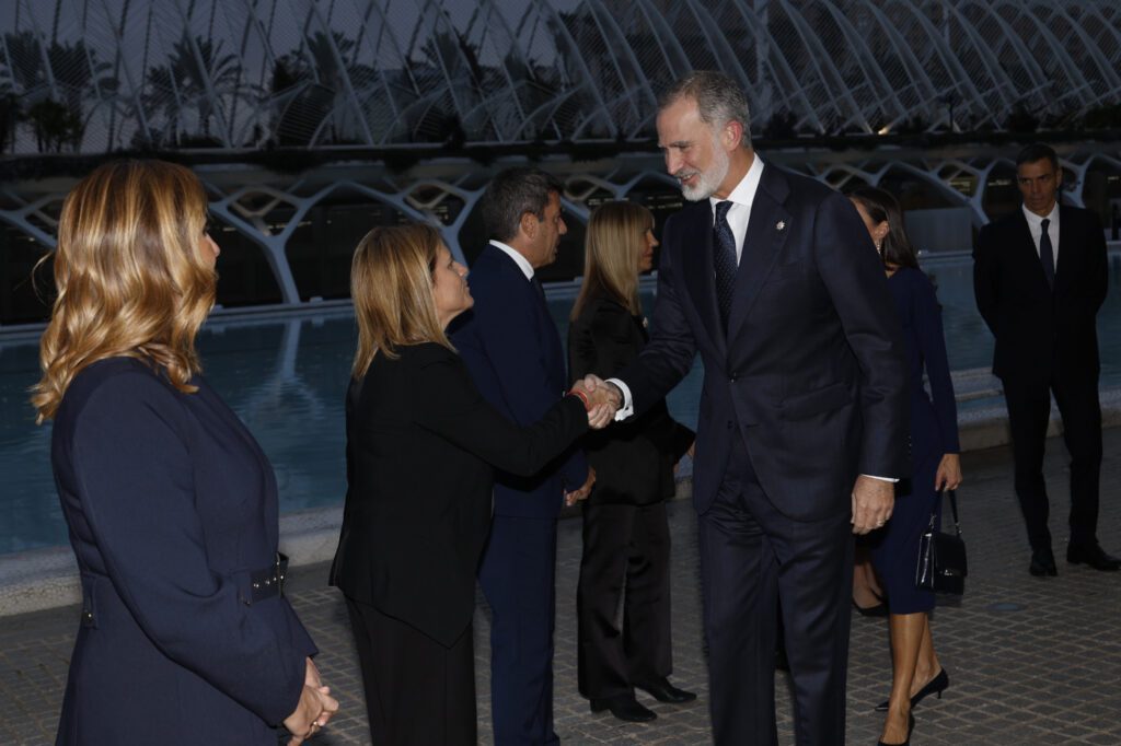 Emotivo homenaje a las víctimas de la DANA en la Ciudad de las Artes y las Ciencias por Sus Majestades los Reyes 12 reyes acto homenaje victimas DANA 20251029 06