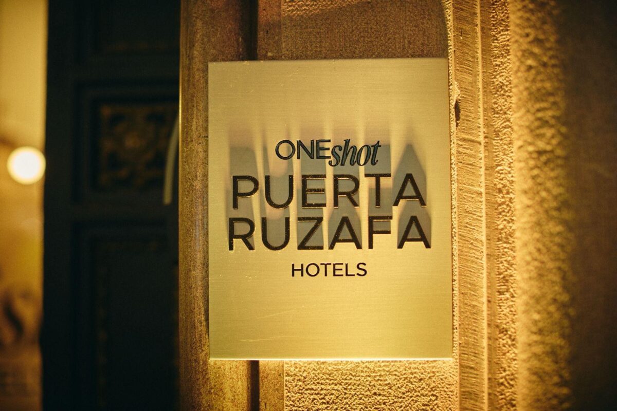 One Shot Hotels inaugura One Shot Puerta Ruzafa con una apuesta por la historia, la gastronomía y la esencia de Valencia 2 word image 799952 1 scaled