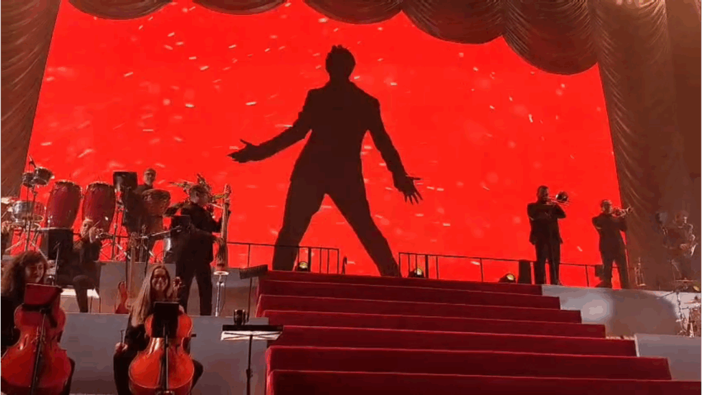 David Bisbal llena el Roig Arena con su concierto navideño “Todo es posible en Navidad” 4 David Bisbal convierte el Roig Arena en una fiesta navidena con emocion recuerdos y guinos a Valencia 3