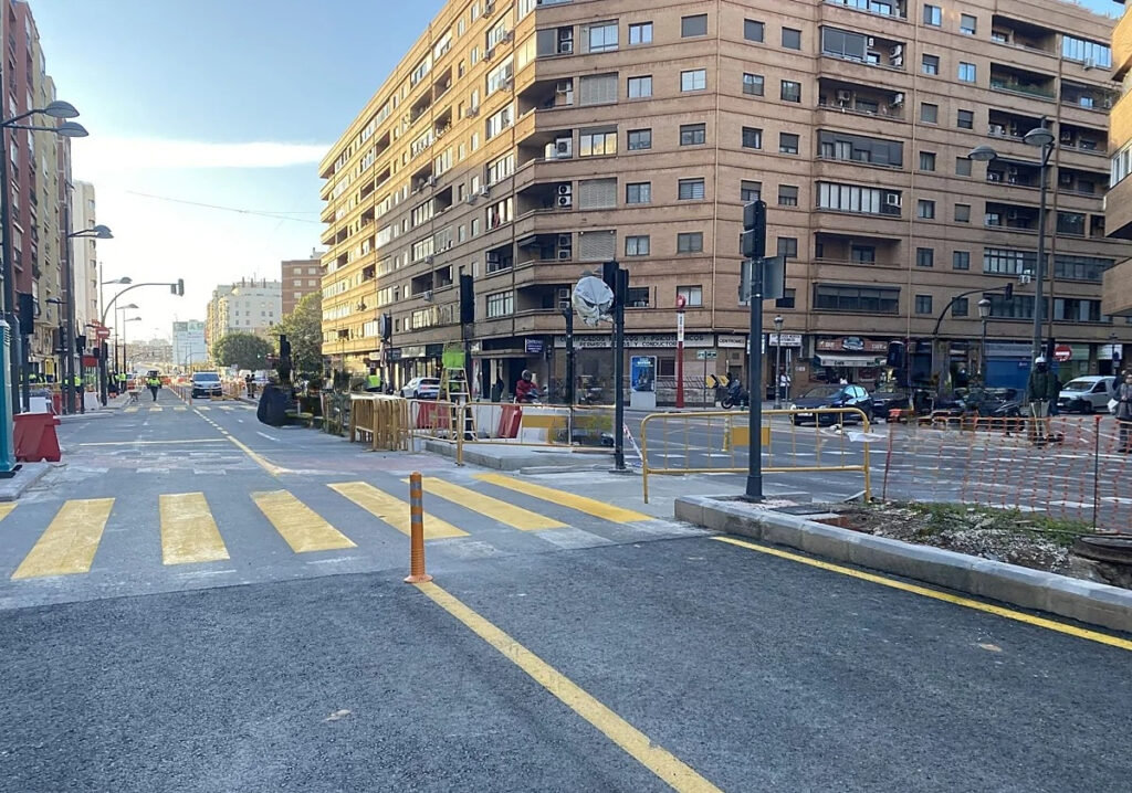 Un carril más de tráfico en Pérez Galdós para aliviar los atascos durante la Navidad 3 c79225b2a895c4572879ac4d4f8b68fe4d4838b1 fotor 2025122451127