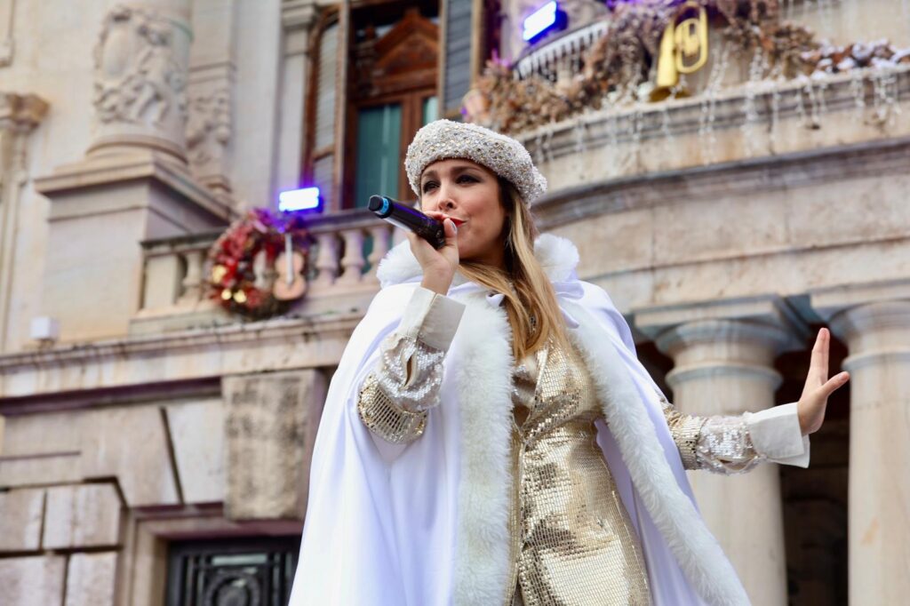 l celebracion de campanadas infantiles y la actuacion en directo de Gisela 1