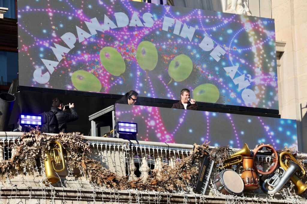 l celebracion de campanadas infantiles y la actuacion en directo de Gisela 13