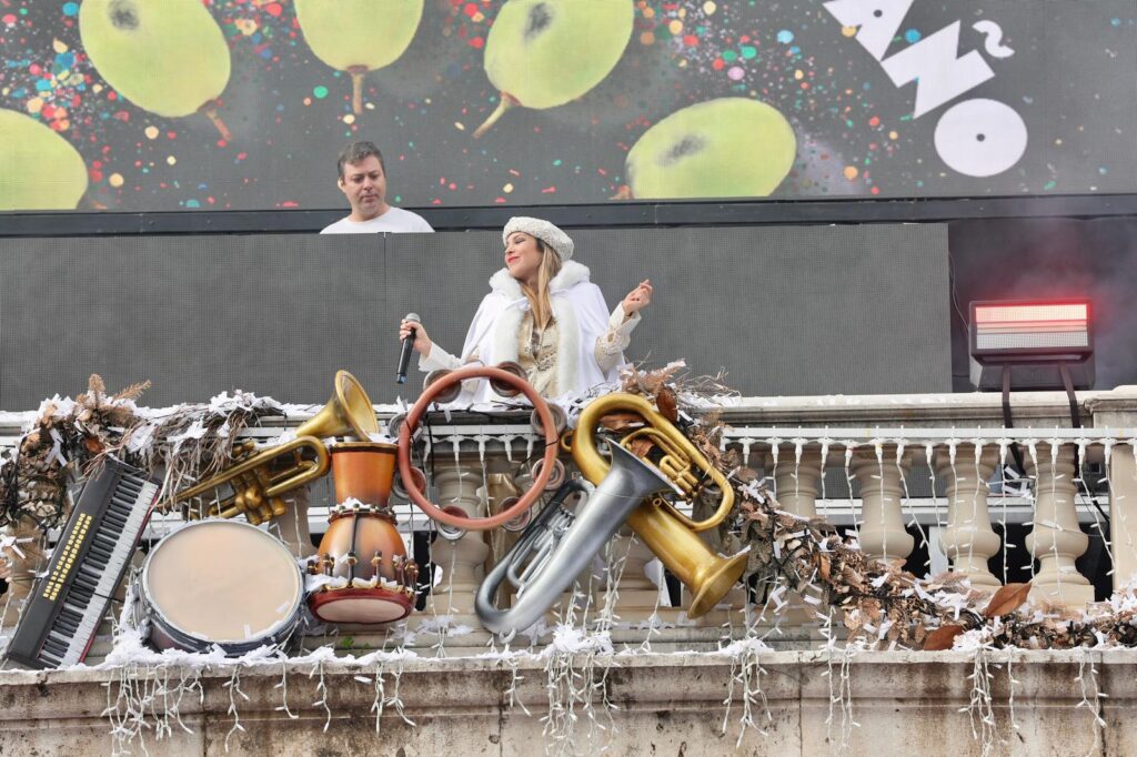 l celebracion de campanadas infantiles y la actuacion en directo de Gisela 3