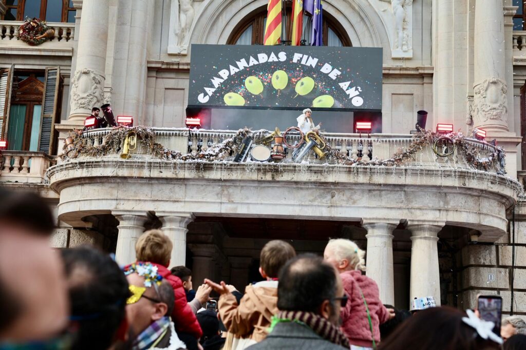 l celebracion de campanadas infantiles y la actuacion en directo de Gisela 4