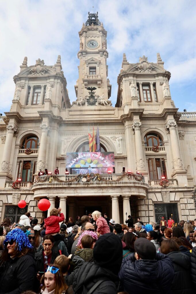 l celebracion de campanadas infantiles y la actuacion en directo de Gisela 7