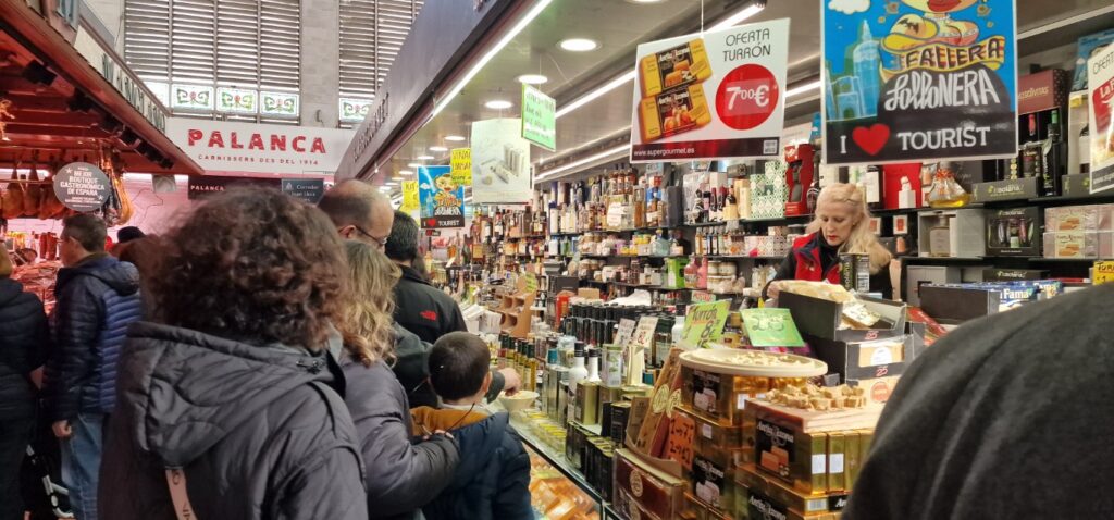 El Mercado Central de Valencia vive su jornada más intensa del año en vísperas de Nochebuena 6 mercado central valencia 20251223 125538 1 Mediana