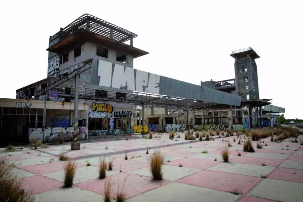 4c8c3574 bf6c 4247 a5b8 8c4ac136278d woman libre 1200 default 0