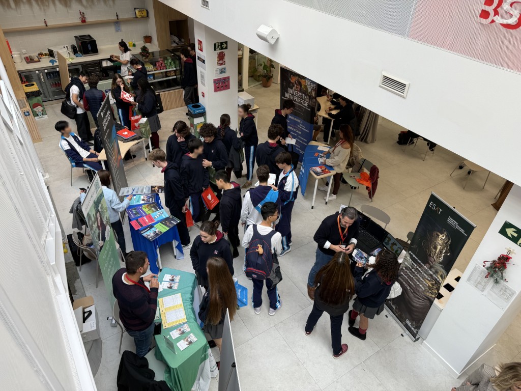 Más de 20 universidades nacionales e internacionales se dan cita en Valencia para orientar el futuro académico de los alumnos 2 Feria1 Mediana