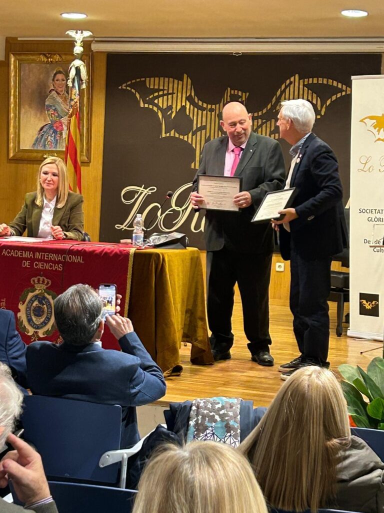 El Dr. José Hoyo Rodrigo, nuevo miembro de la Comisión Científica Internacional de Estudios del Santo Grial 5 WhatsApp Image 2026 01 16 at 08.45.25