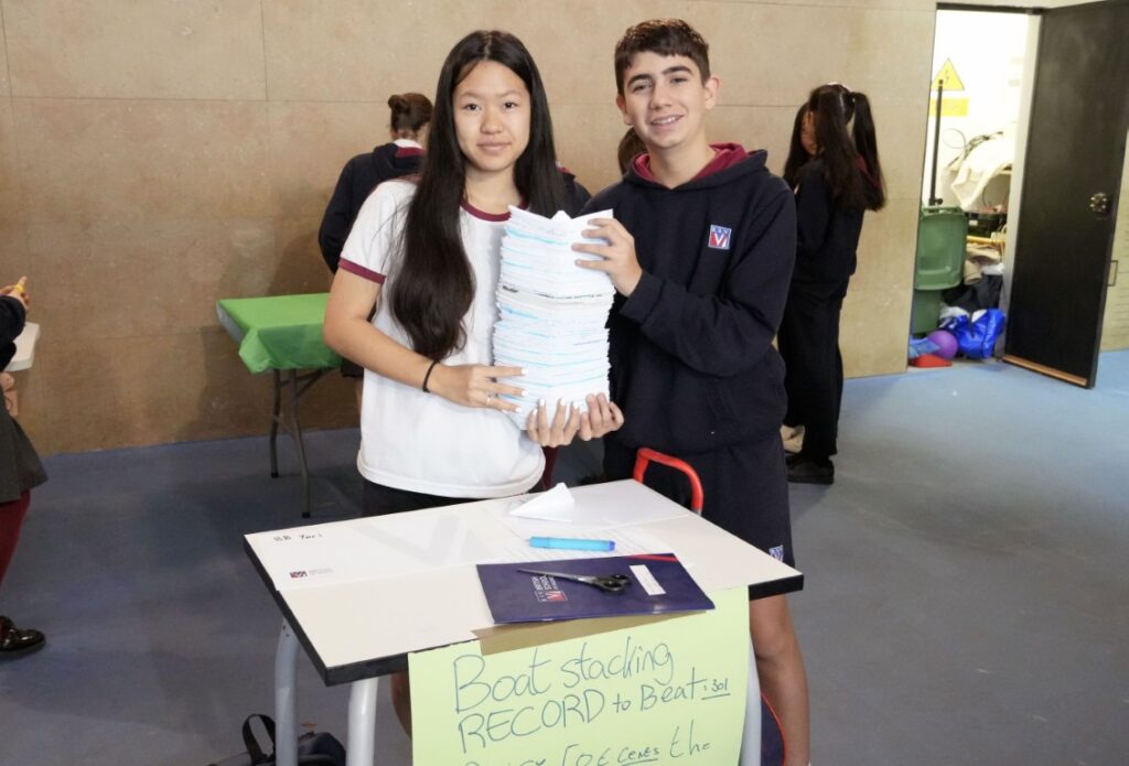 Alumnos de Valencia trabajan la empatía y la conciencia social durante la Semana de la Salud Mental 5 Alumnos de BSV duranta la Semana de la Salud Mental 3 Mediana