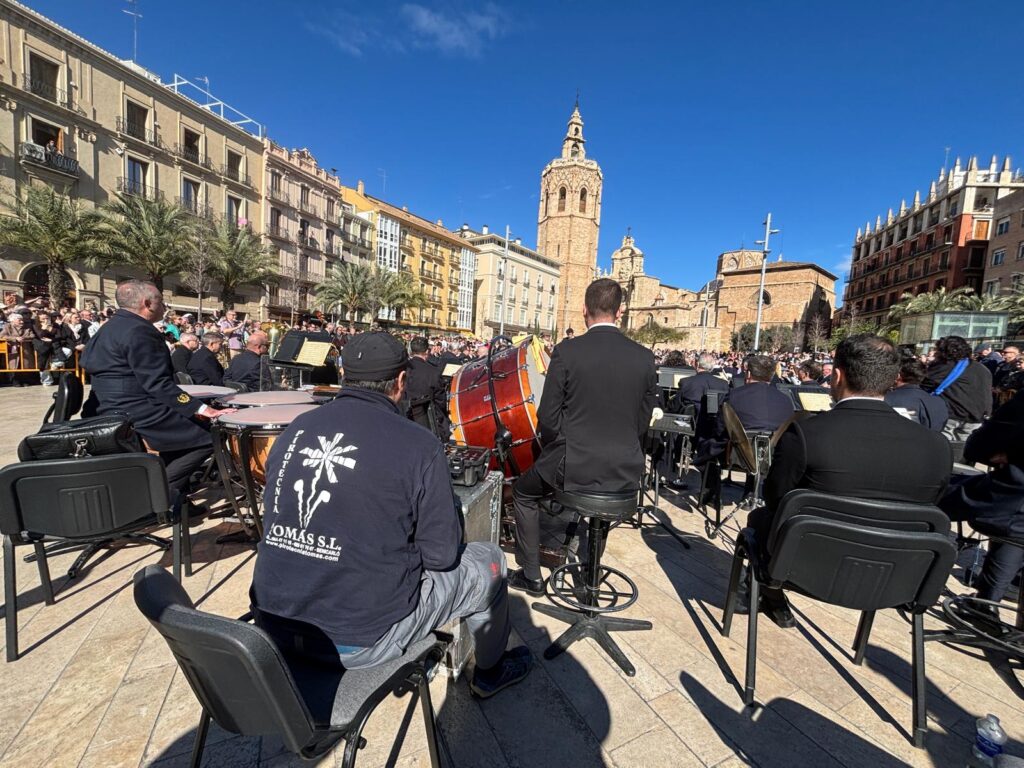 El Micalet celebro 600 anos con un concierto unico que unio campanas musica y pirotecnia 5