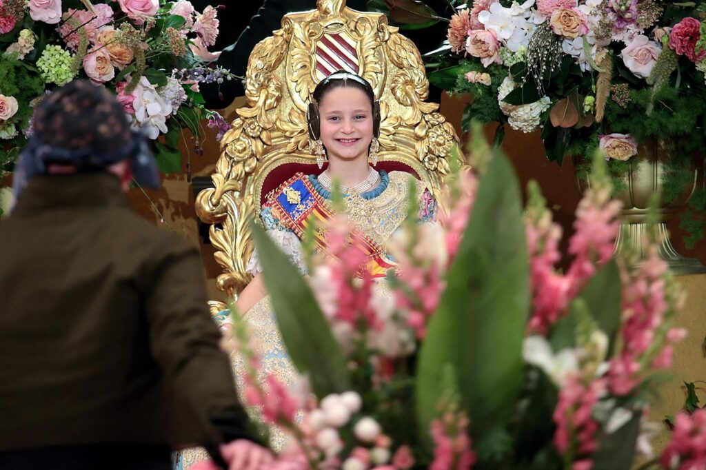 Marta Mercader ya luce su banda como Fallera Mayor Infantil de Valencia 2 WhatsApp Image 2026 01 31 at 19.42.48