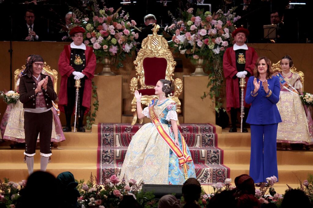 Marta Mercader ya luce su banda como Fallera Mayor Infantil de Valencia 7 WhatsApp Image 2026 01 31 at 19.42.50