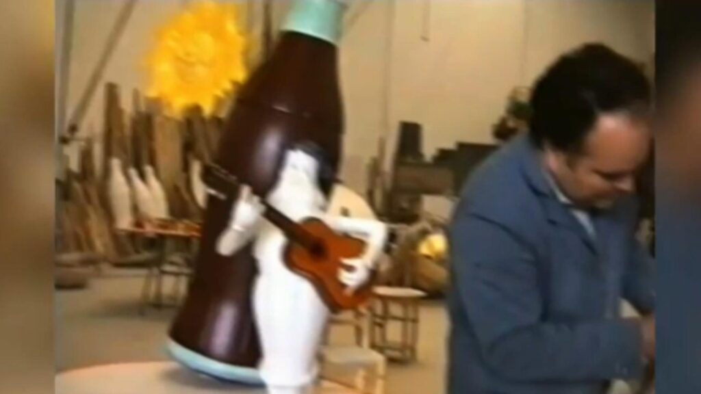 La falla valenciana que viajó a Estados Unidos y nunca se quemó 9 La falla valenciana que viajo a Estados Unidos y nunca se quemo 8