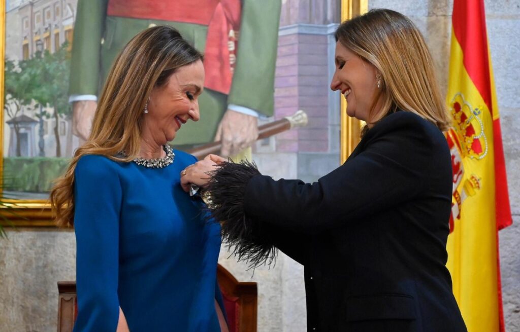 Valencia exalta a su Clavariesa Vicentina Vicenta Evangelina Escudero recibe la Medalla de Oro 2026 3 Mediana