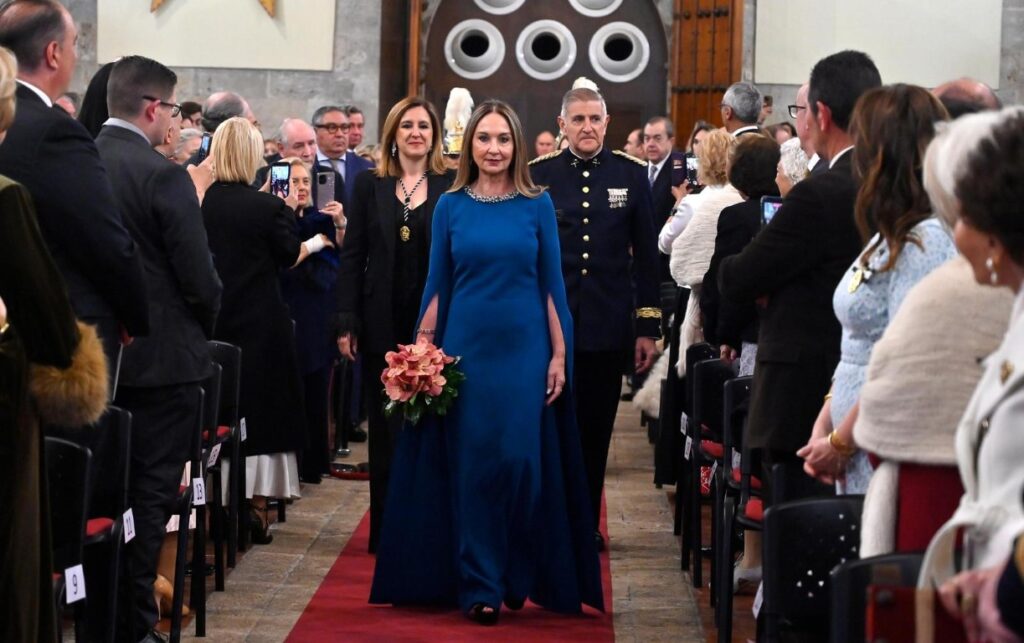 Valencia exalta a su Clavariesa Vicentina Vicenta Evangelina Escudero recibe la Medalla de Oro 2026 4 Mediana