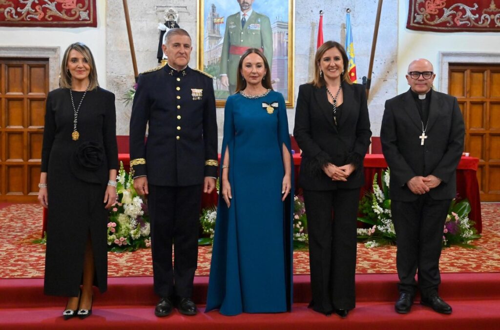 Valencia exalta a su Clavariesa Vicentina Vicenta Evangelina Escudero recibe la Medalla de Oro 2026 5 Mediana