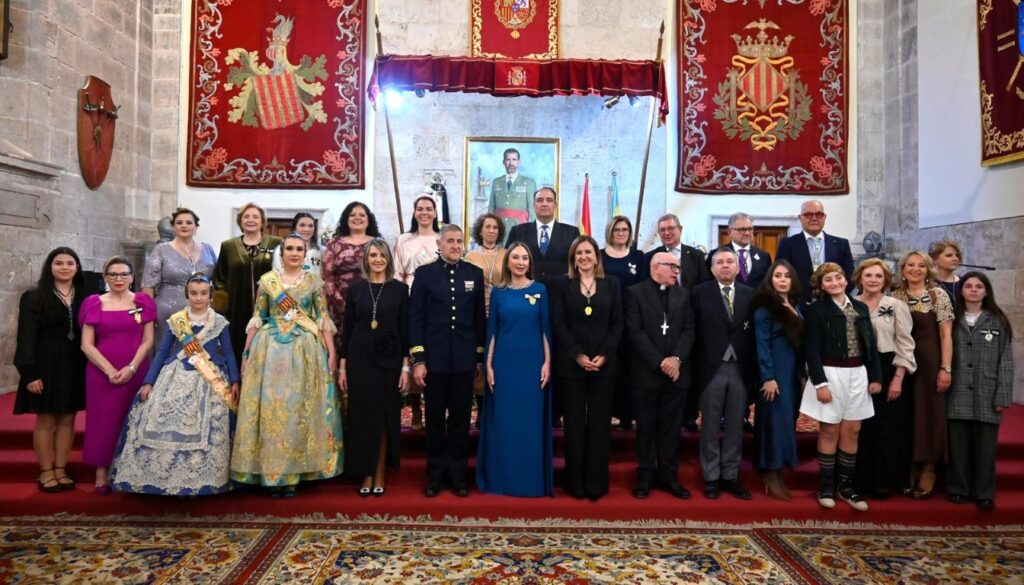 Valencia exalta a su Clavariesa Vicentina Vicenta Evangelina Escudero recibe la Medalla de Oro 2026 9 Mediana