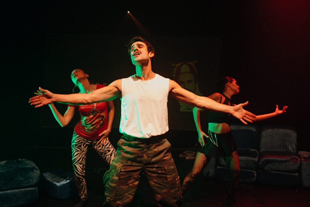 Alcoy salva su Mostra de Teatre: 19 propuestas de vanguardia tomarán la ciudad en junio 5 Alcoi salva su Mostra de Teatre 3 Mediana