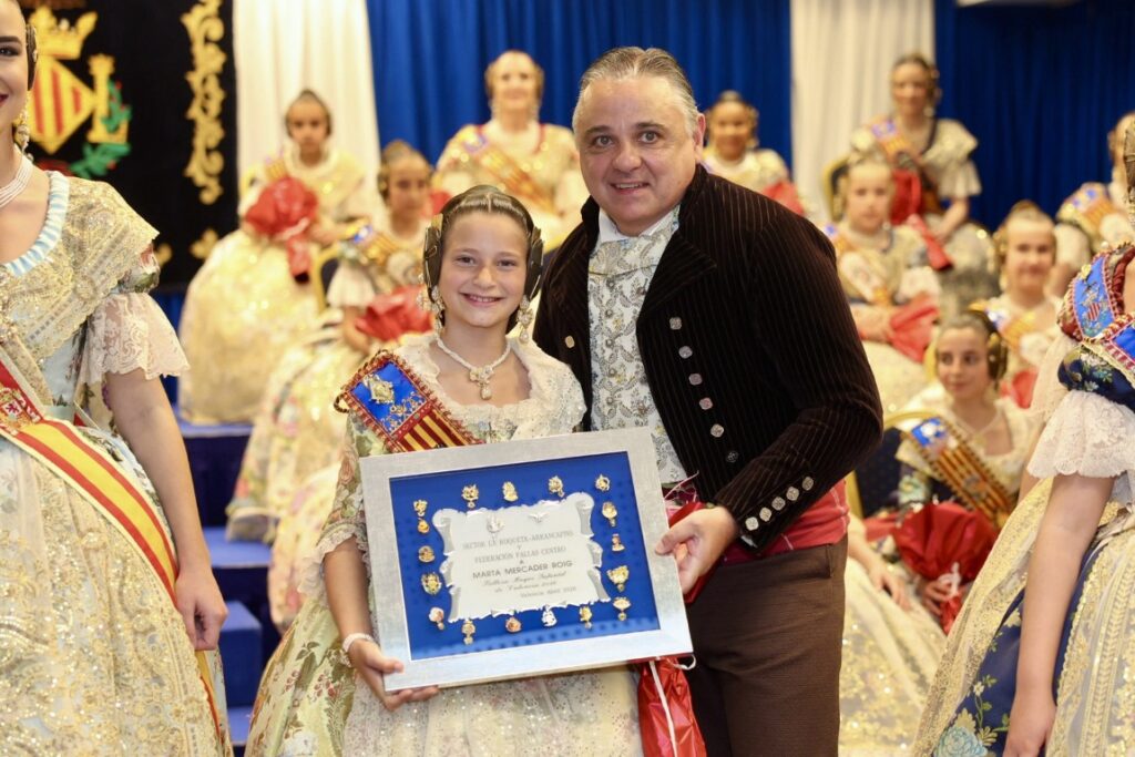 La Roqueta Arrancapins y la Federacion de fallas Centro celebran su exaltacion 11 Mediana