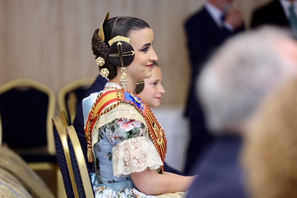 La Roqueta Arrancapins y la Federacion de fallas Centro celebran su exaltacion 24 Mediana