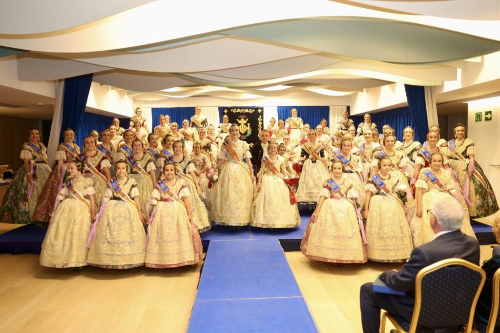 La Roqueta Arrancapins y la Federacion de fallas Centro celebran su exaltacion 25 Mediana