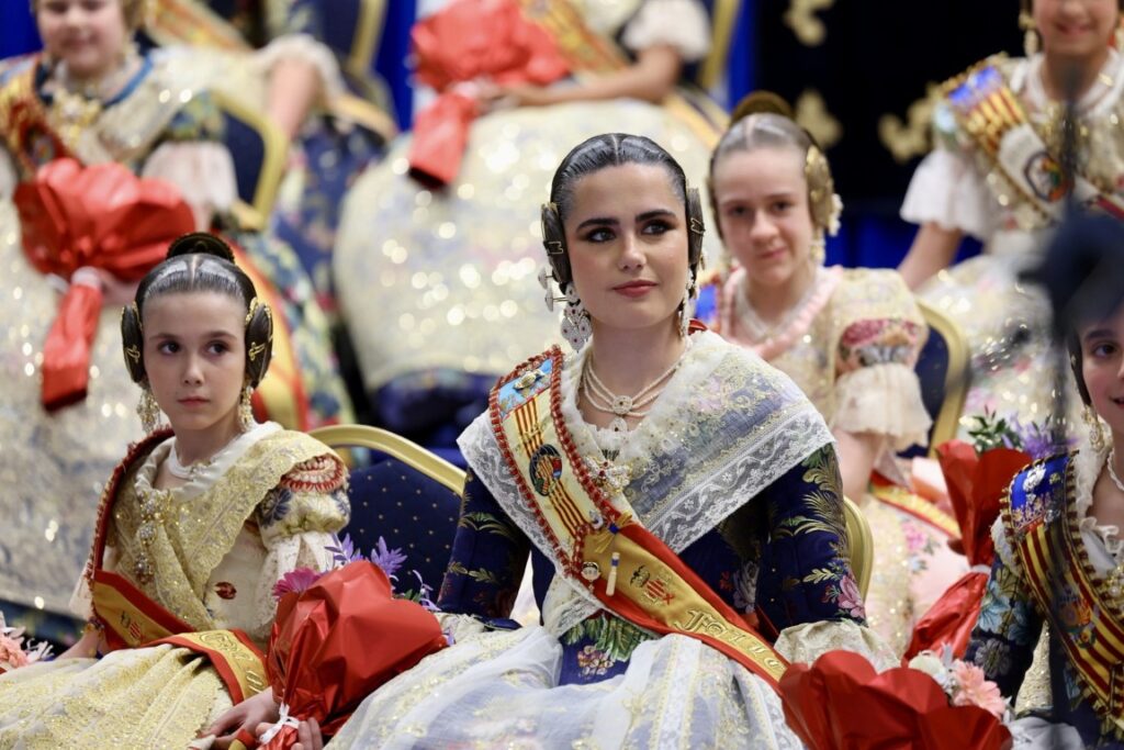 La Roqueta Arrancapins y la Federacion de fallas Centro celebran su exaltacion 33 Mediana