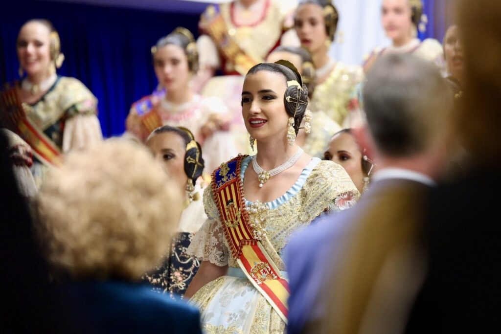 La Roqueta Arrancapins y la Federacion de fallas Centro celebran su exaltacion 37 Mediana