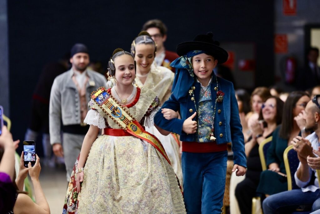 La Roqueta Arrancapins y la Federacion de fallas Centro celebran su exaltacion 41 Mediana