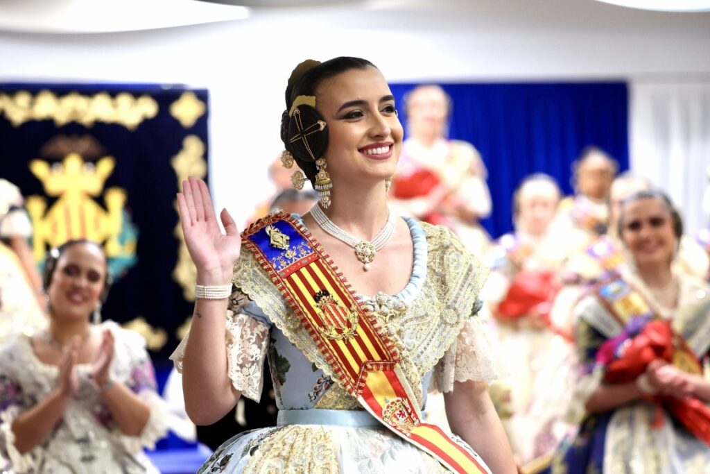 La Roqueta Arrancapins y la Federacion de fallas Centro celebran su exaltacion 6 Mediana