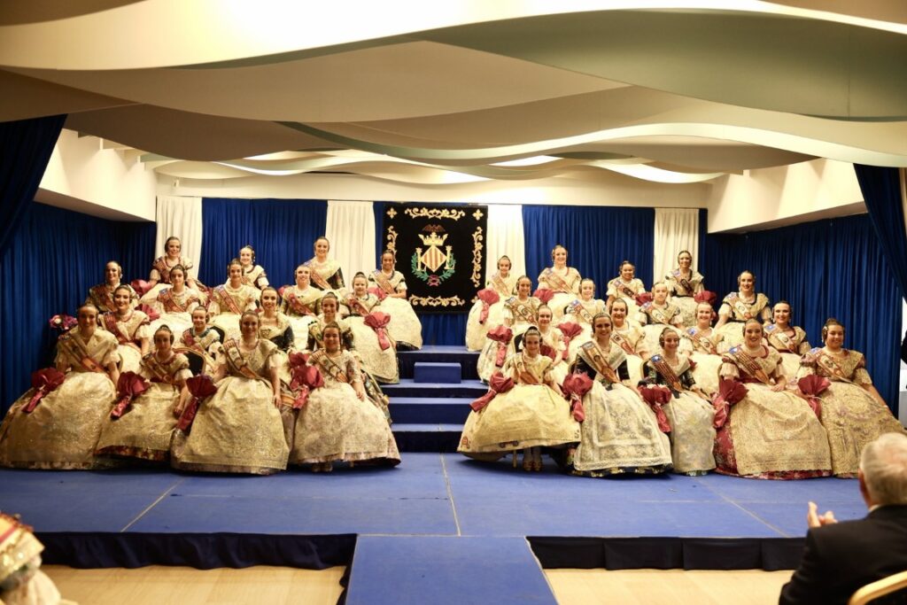 La Roqueta Arrancapins y la Federacion de fallas Centro celebran su exaltacion 7 Mediana