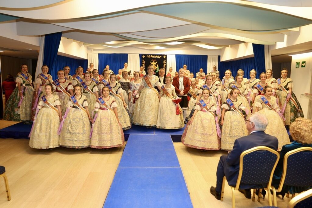 La Roqueta Arrancapins y la Federacion de fallas Centro celebran su exaltacion 8 Mediana