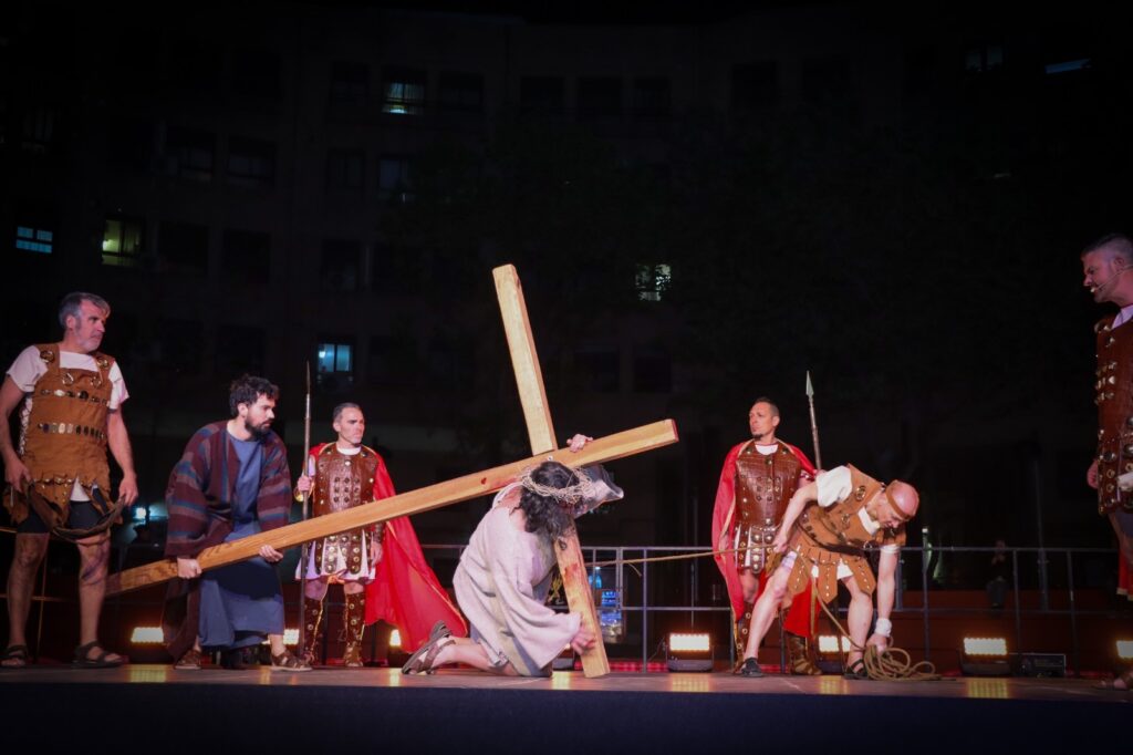 La Semana Santa de Torrent alcanza su punto álgido con dos días repletos de procesiones el Miércoles y Jueves Santo 2 La Semana Santa de Torrent alcanza su punto algido con dos dias repletos de procesiones el Miercoles y Jueves Santo 1