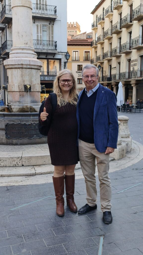 M. VELLAS Y LA DRA. MAFE EN TERUEL