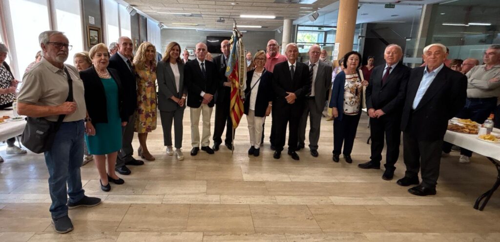 Maria Jose Catala cierra la semana cultural del centro de mayores de Campanar entre tradicion y homenaje 1