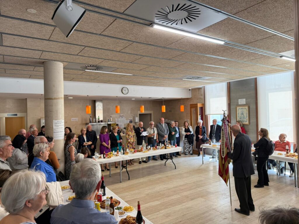 Maria Jose Catala cierra la semana cultural del centro de mayores de Campanar entre tradicion y homenaje 2