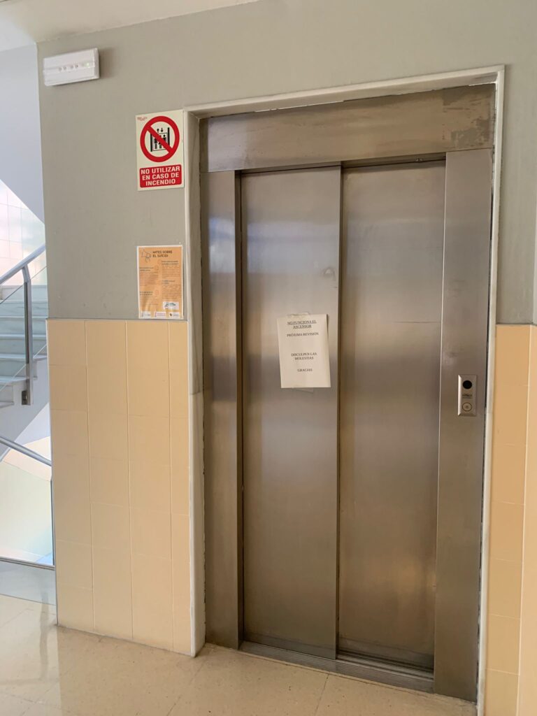 ascensor estropeado