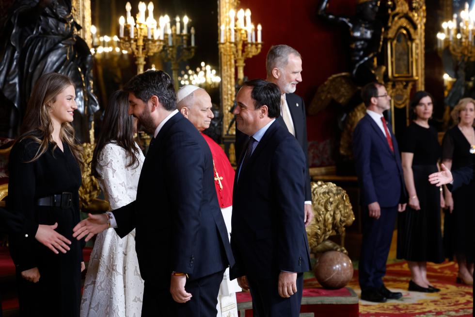 Perez Llorca asiste en Madrid a la recepcion oficial de los Reyes con motivo de la visita del Papa Leon XIV 2