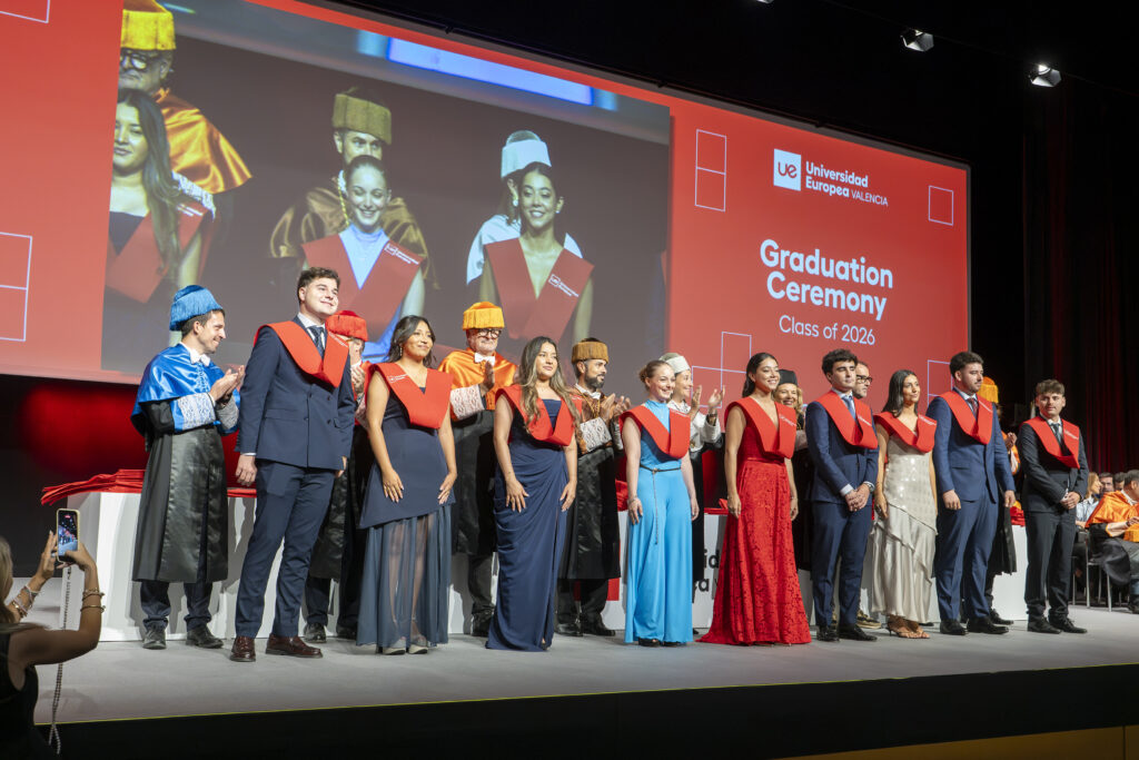 La Universidad Europea de Valencia gradúa a una nueva generación de profesionales marcada por la innovación y el impacto social 7 0117