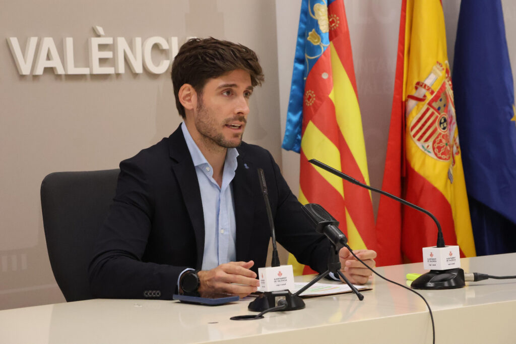 Valencia destina 275.000 euros a apoyar la programación de 16 teatros privados de la ciudad 2 CABALLERO 1