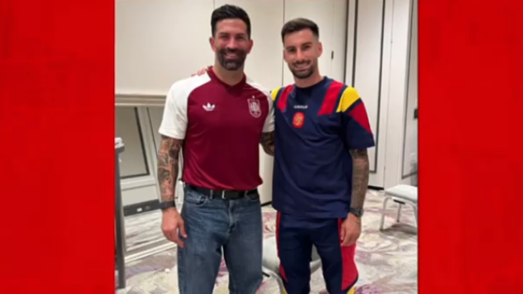 Fernando García, el peluquero valenciano talismán de la selección española que acompañó a los campeones del mundo 12 Fernando Garcia el peluquero talisman de la seleccion espanola que acompano a los campeones del mundo 13