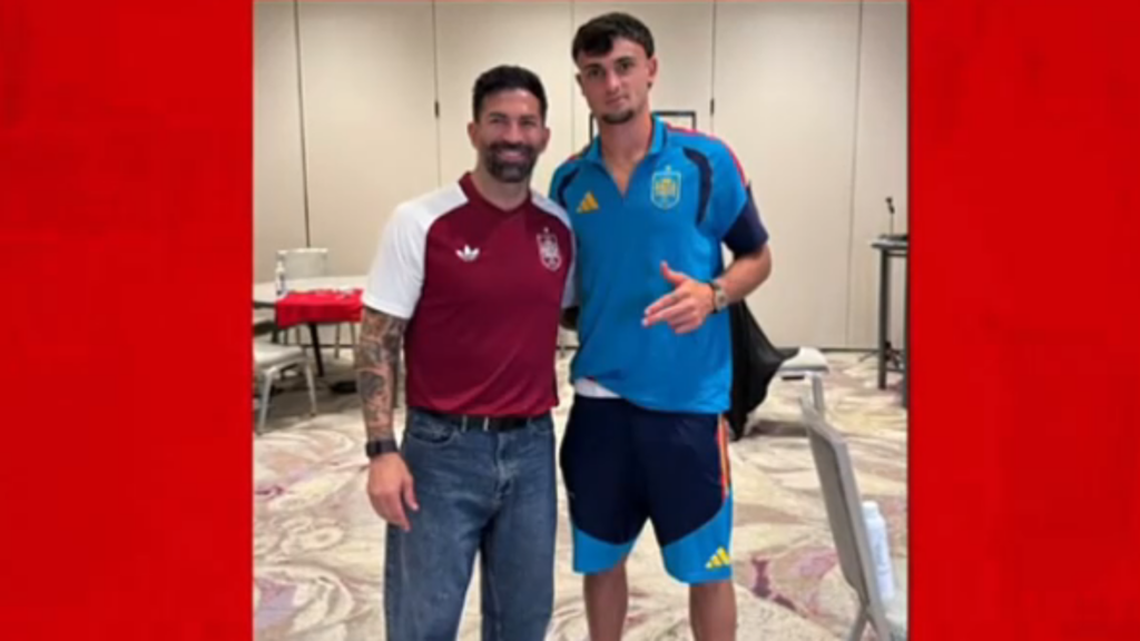 Fernando García, el peluquero valenciano talismán de la selección española que acompañó a los campeones del mundo 14 Fernando Garcia el peluquero talisman de la seleccion espanola que acompano a los campeones del mundo 15