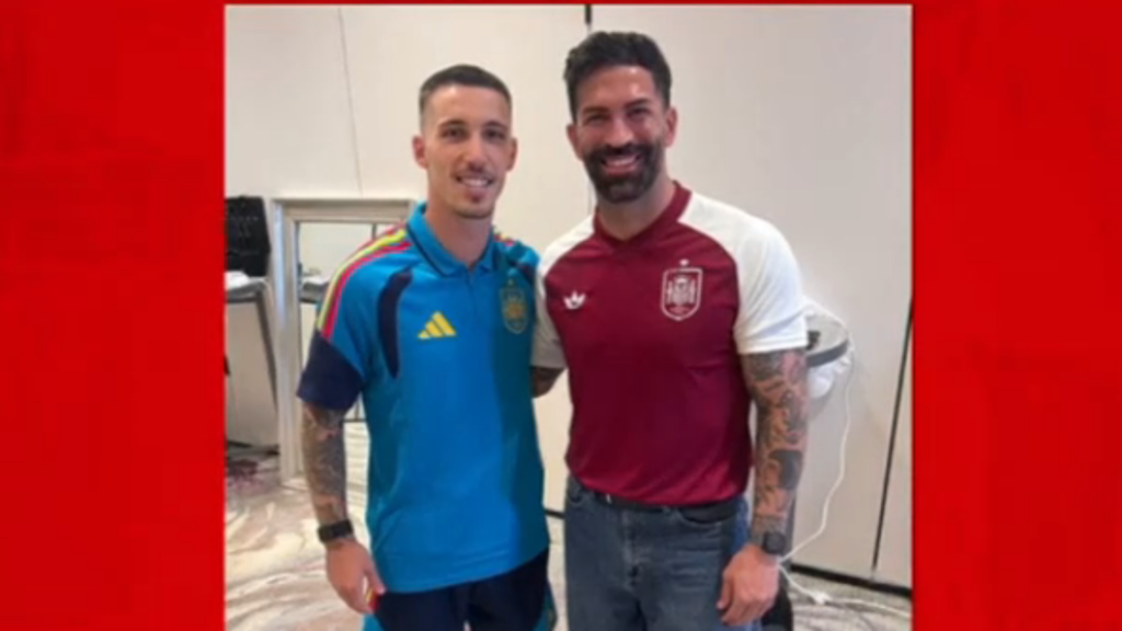 Fernando García, el peluquero valenciano talismán de la selección española que acompañó a los campeones del mundo 15 Fernando Garcia el peluquero talisman de la seleccion espanola que acompano a los campeones del mundo 16